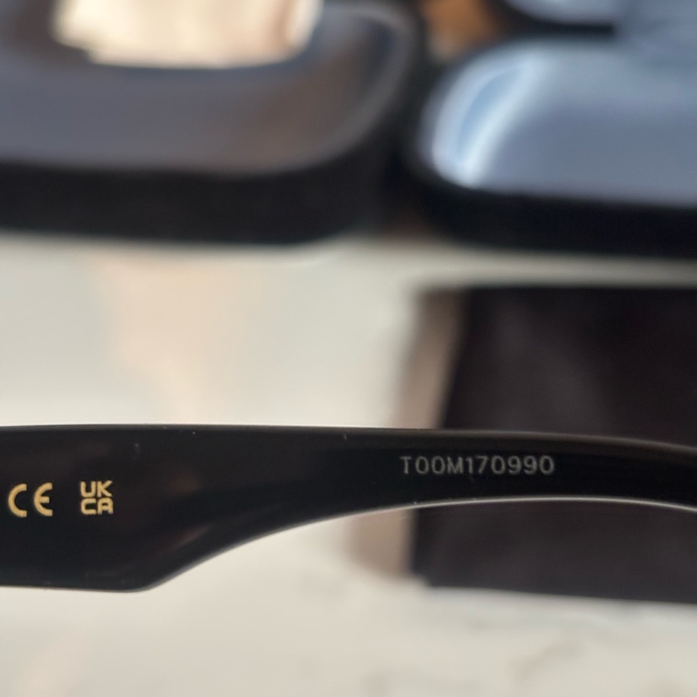 Gucci 💅🏻✨ Black Designer GG Round Designer Sunglasses GG1002SK 002 56-20-145 - Picture 8 of 10